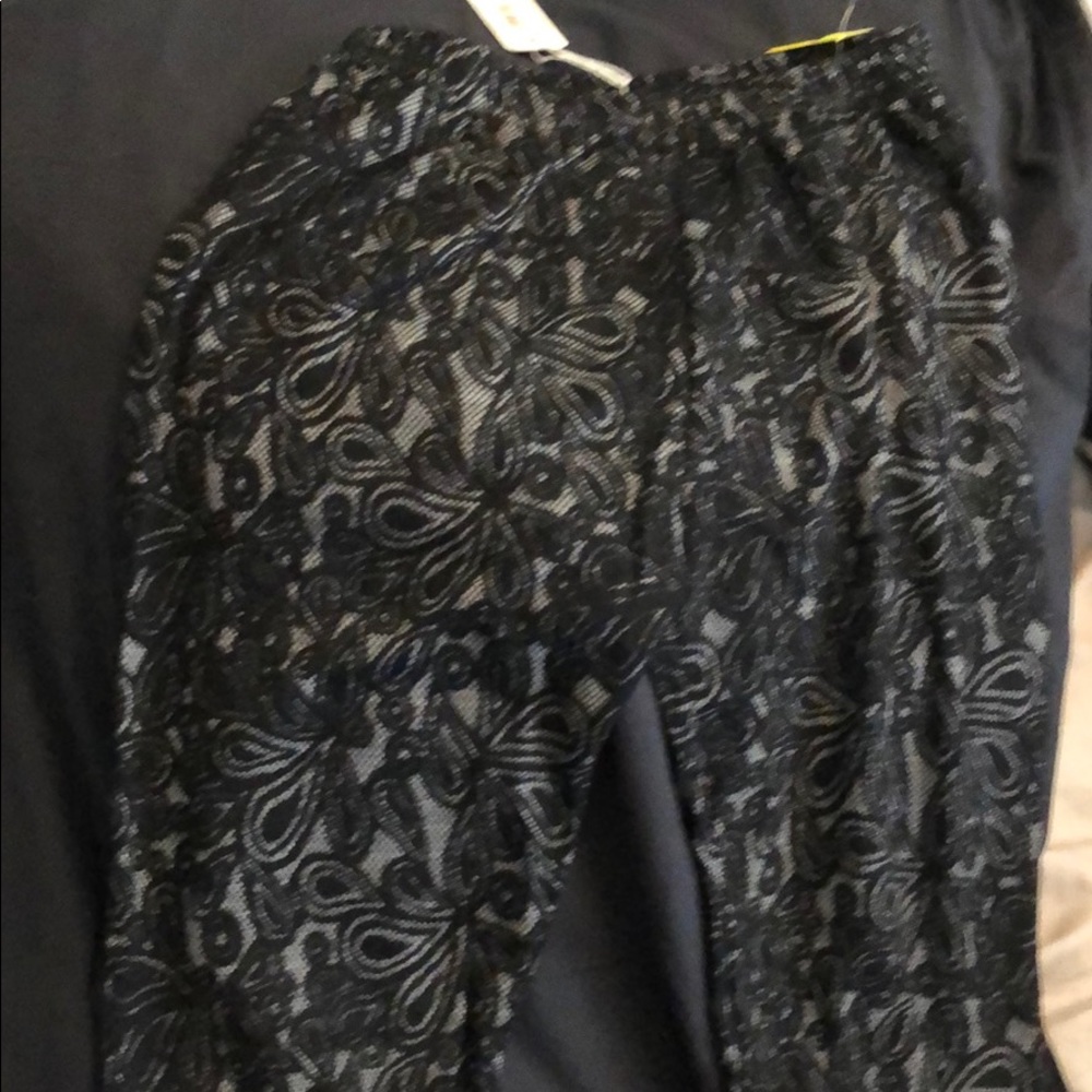 Victoria Leland design leggings